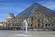 Парижский Лувр закрыт для посетителей из-за "нехватки воздуха"