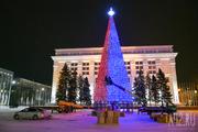 В Кемерове установили ёлку за 18 миллионов - "столб с лампочками" в три раза дороже Кремлёвской ели