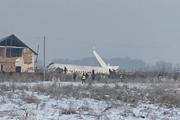 В Казахстане при вылете из аэропорта Алматы рухнул самолет с 95 пассажирами на борту