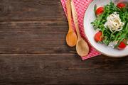 Сколько хранить салаты, чтобы избежать отравления?