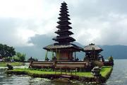 Остров Бали попал в список мест, куда туристам не рекомендуют ездить в 2020 году