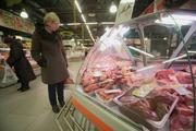 Потребительская корзина граждан РФ увеличится за счет молока и мяса
