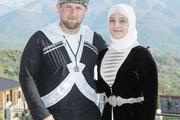 Дочь Кадырова привезла коллекцию своих мусульманских платьев в Москву
