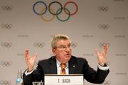 Бах пообещал принять справедливое решение по допуску России на Олимпиаду