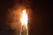 Как сгорела новогодняя елка в Южно-Сахалинске