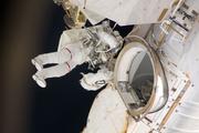 Российские космонавты успешно завершили самый долгий выход в открытый космос