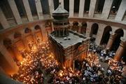 Священник раскрыл тайну "чуда" Благодатного огня в Храме Гроба Господня