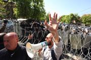 Митингующие в Ереване  заявили о начале "бархатной революции"  в Армении