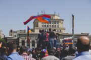Участники акции протеста заблокировали проезд к аэропорту Еревана