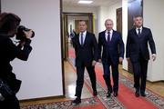 Путин свои указом назначил Медведева  председателем правительства России