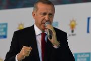 В Германии появилась золотая статуя президента Турции Эрдогана