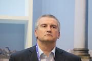 "Хочется рыдать": Аксенов посетил церемонию прощания с погибшими в Керчи