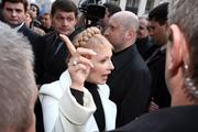 Украинцы массово и панически бегут из страны, заявила Тимошенко