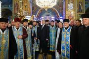 Президент Украины намерен принять участие в "объединительном соборе"