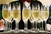 Эксперты предупреждают: пить шампанское с пеплом бумаги опасно