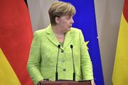Меркель отказалась от предложения США направить военные корабли в Крым