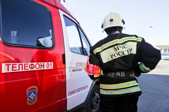 Минувшей ночью Петербург озарили пожары, пострадали трое горожан