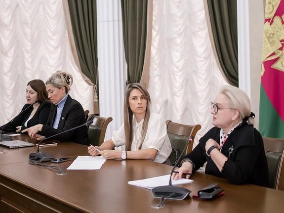 Депутат Невзорова рассказала о встрече «Женского Движения Единой России»