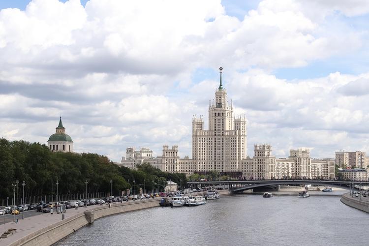 Спасатели вытащили нетрезвого мужчину из Москвы-реки