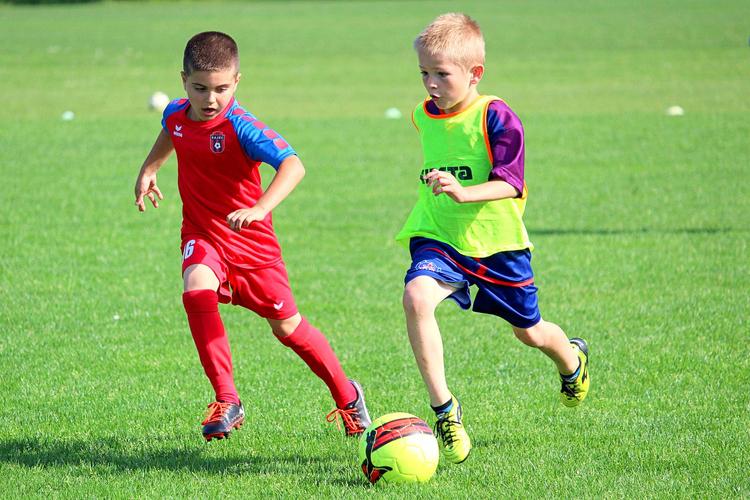 Быстрее, выше, сильнее: как детский спорт сказывается на здоровье