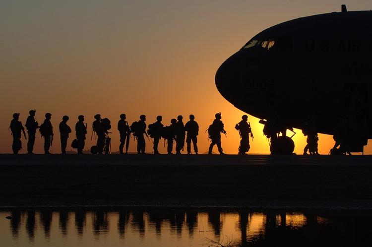 Источник в Пентагоне назвал сроки вывода американских военных с Окинавы