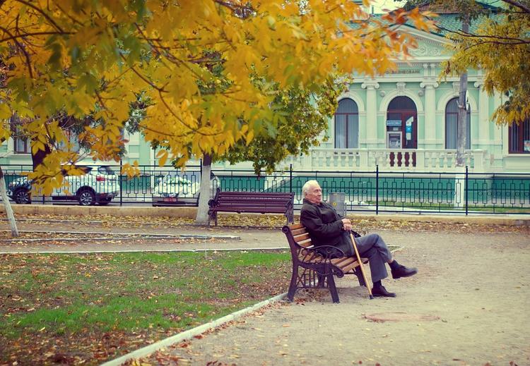 Минтруда введет  новую систему ухода за больными и инвалидами, чтобы их родственники смогли работать