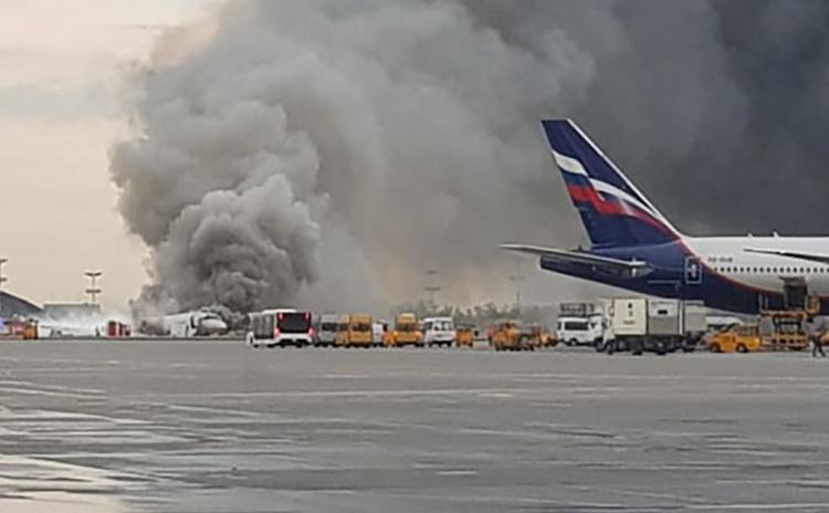 Тела 17 жертв ЧП в аэропорту Шереметьево извлечены из самолета