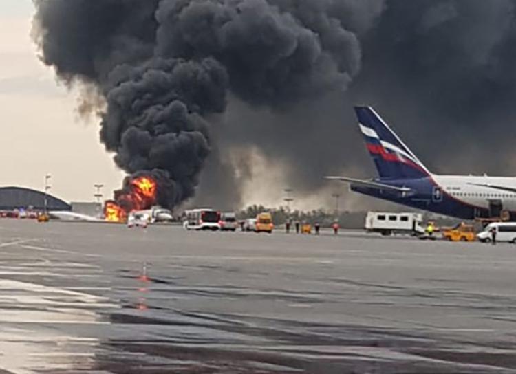 Источник: гибель пассажиров хвоста сгоревшего SSJ-100 была неминуемой