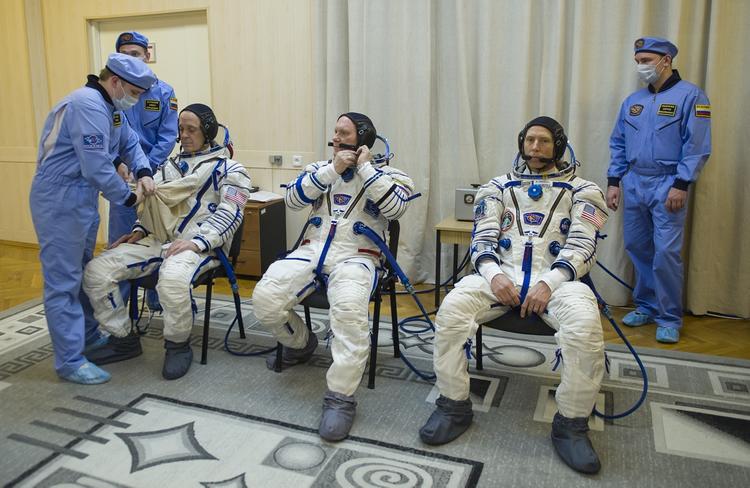 Сотрудники Центра подготовки космонавтов пожаловались Рогозину на свои земные проблемы