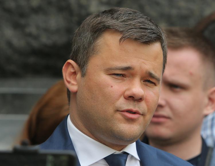Владимир Зеленский назначил адвоката Коломойского главой администрации президента