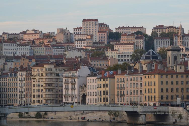 Россияне  не пострадали при взрыве в центре французского Лиона