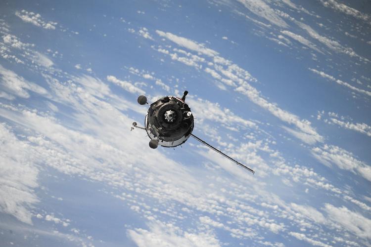 В SpaceX начали запускать спутники для глобального интернета