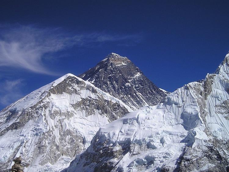 Два альпиниста погибли в ходе спуска с Эвереста