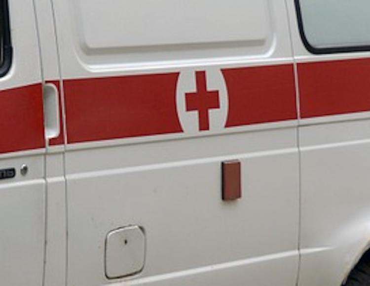 Директор школы в Якутии попал в больницу после нападения