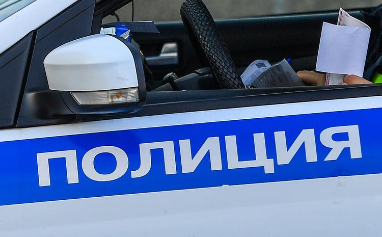 В здание Театра российской армии в Москве врезалась иномарка, погиб человек