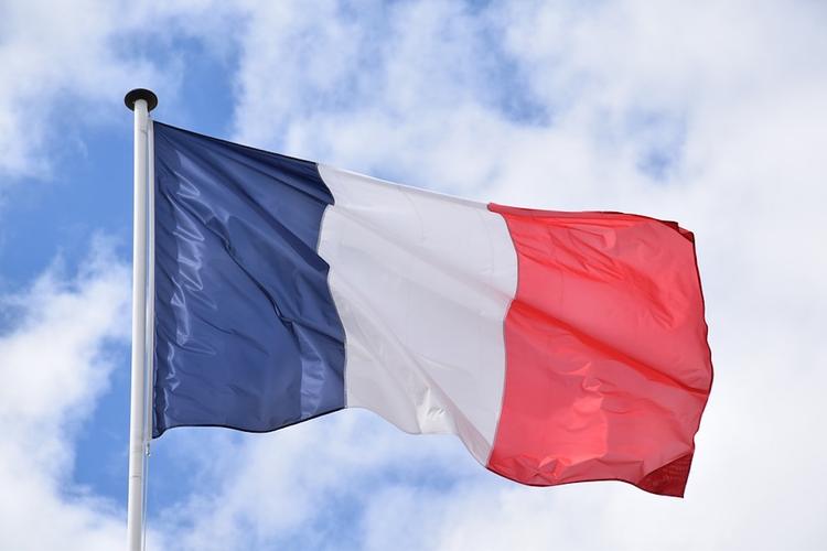 Французский политик призывает покончить с "антироссийской истерией"