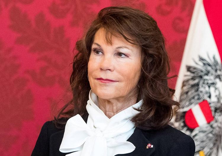 Канцлером Австрии впервые в истории стала женщина