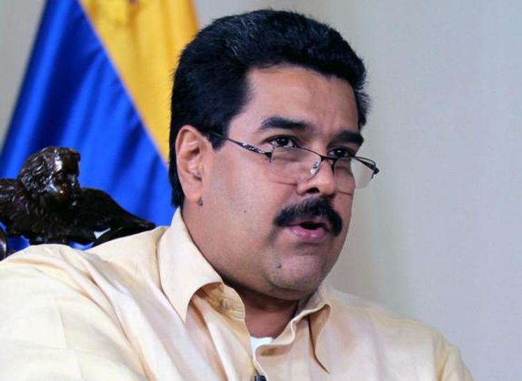 Мадуро считает, что чиновникам из США платят деньги за критику Венесуэлы