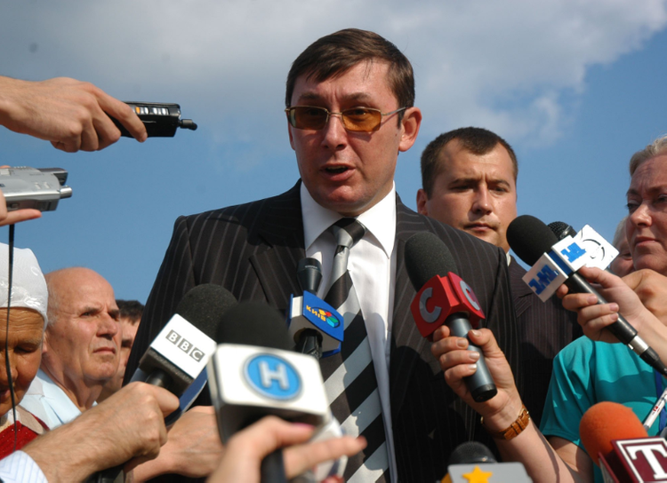 Зеленский решил уволить генпрокурора Украины из-за отсутствия должного образования