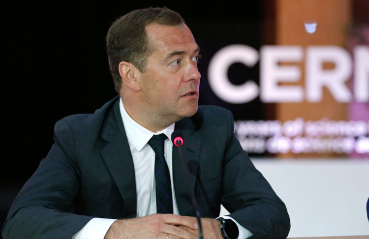 Медведев приравнял лидерство России в космосе к вопросам нацбезопасности