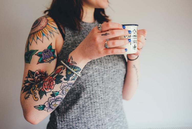 Пирсинг и татуировка: есть ли риск для здоровья?