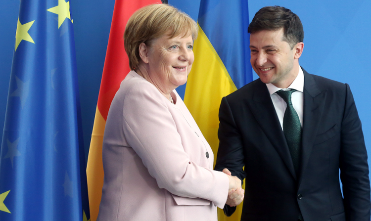 Зеленский признался, почему не стал помогать Меркель
