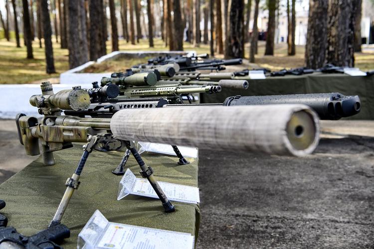 Видео уничтожения снайпера ДНР на окраине Донецка обнародовал волонтер ВСУ