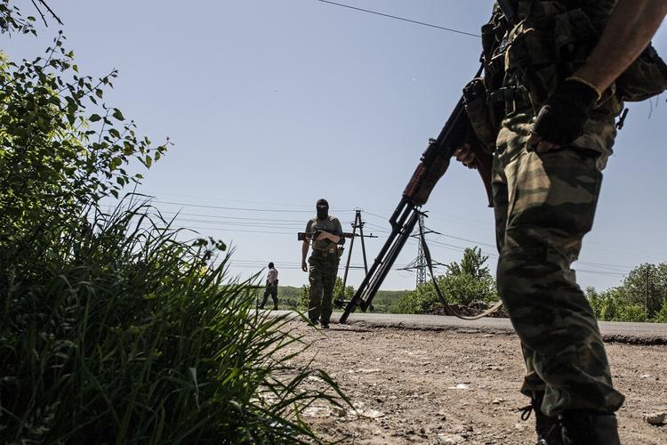 Опубликовано видео с места боя военных ДНР с киевскими силовиками под Ясиноватой