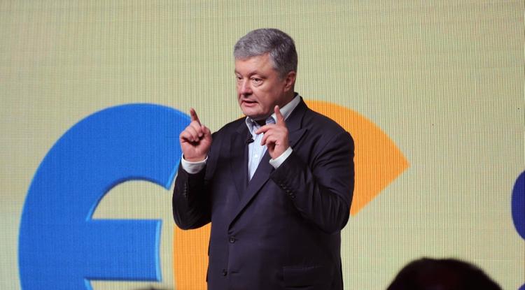 Украине может угрожать опасность из-за русского языка, считает Порошенко