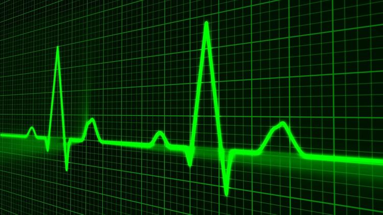 Какие симптомы предшествуют смерти от внезапной остановки сердца, рассказали врачи
