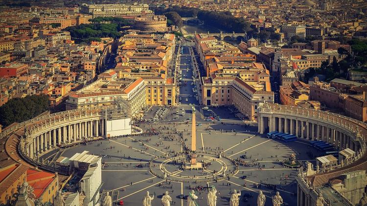Риму предрекли эпидемию из-за гор мусора на улицах