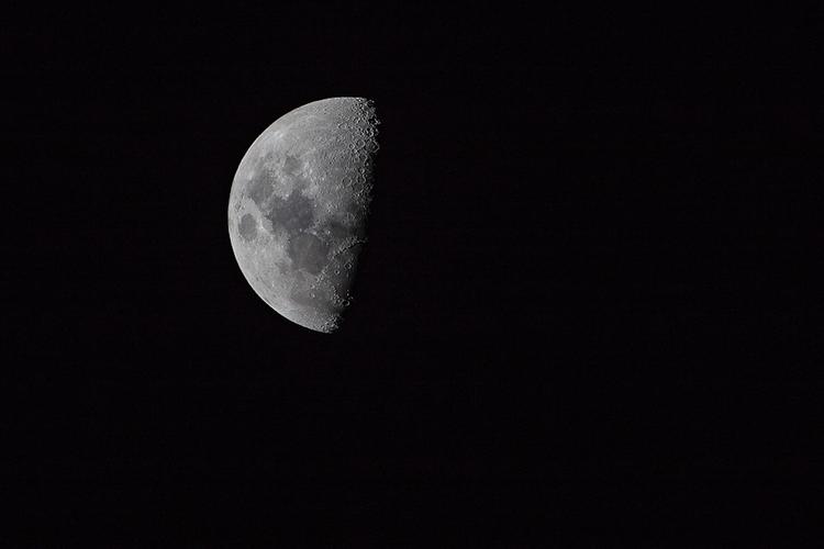 Грядущей ночью жители России смогут увидеть частичное лунное затмение