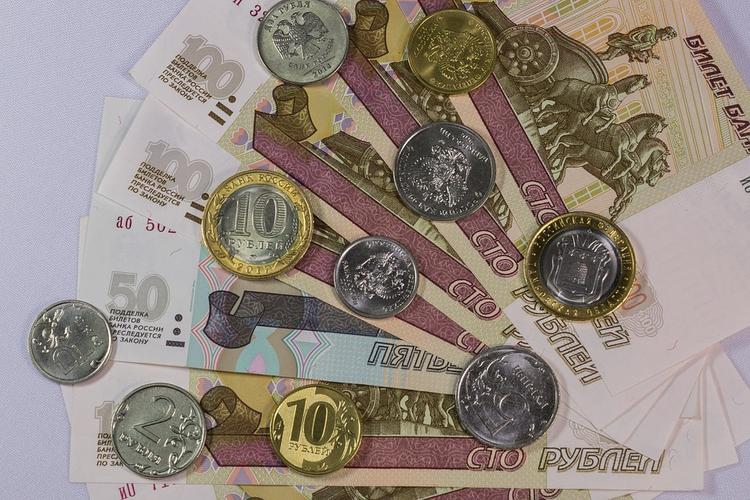 Зарплата половины  россиян не превышает 35 тысяч рублей - Росстат