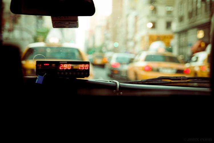 Почему россияне не могут отказаться от личного автомобиля в пользу такси